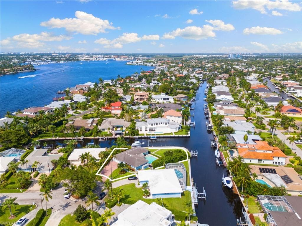 2140 Shad Ct, Naples, FL 34102-48