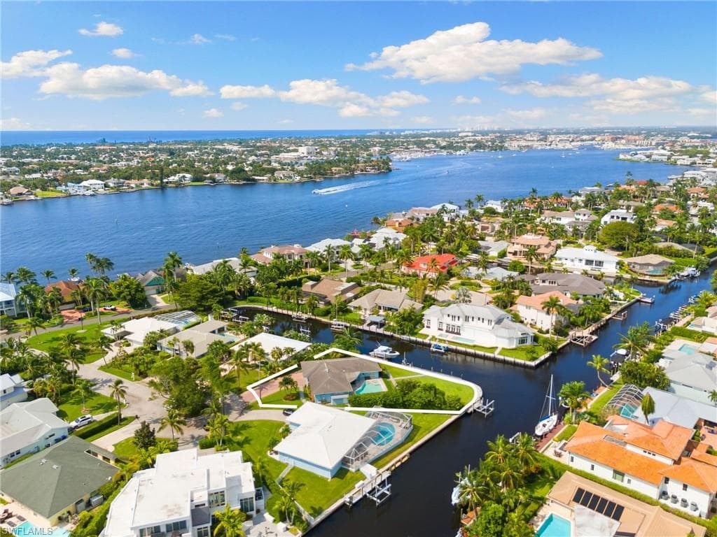 2140 Shad Ct, Naples, FL 34102-8