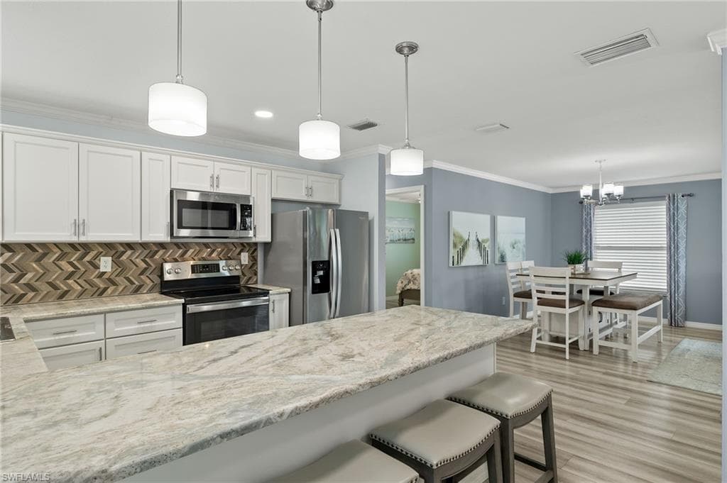 629 95th Ave N, Naples, FL 34108-9