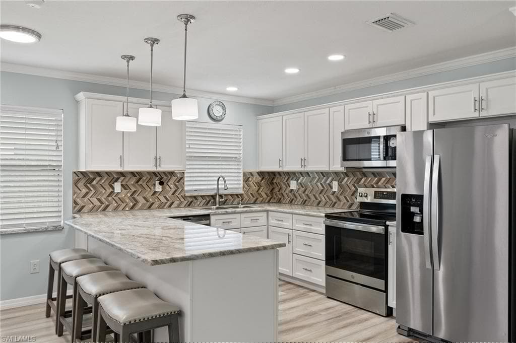 629 95th Ave N, Naples, FL 34108-10