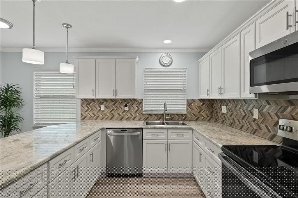 629 95th Ave N, Naples, FL 34108-11