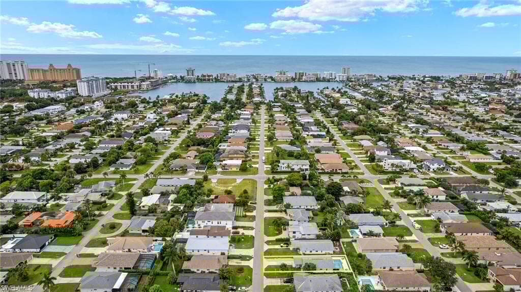 629 95th Ave N, Naples, FL 34108-25