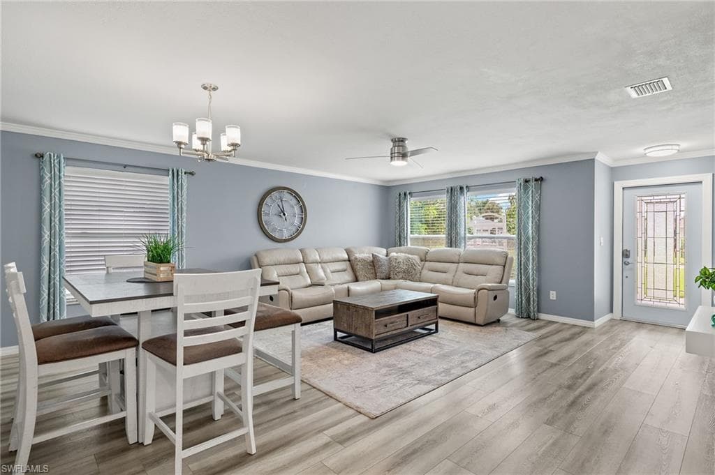 629 95th Ave N, Naples, FL 34108-5