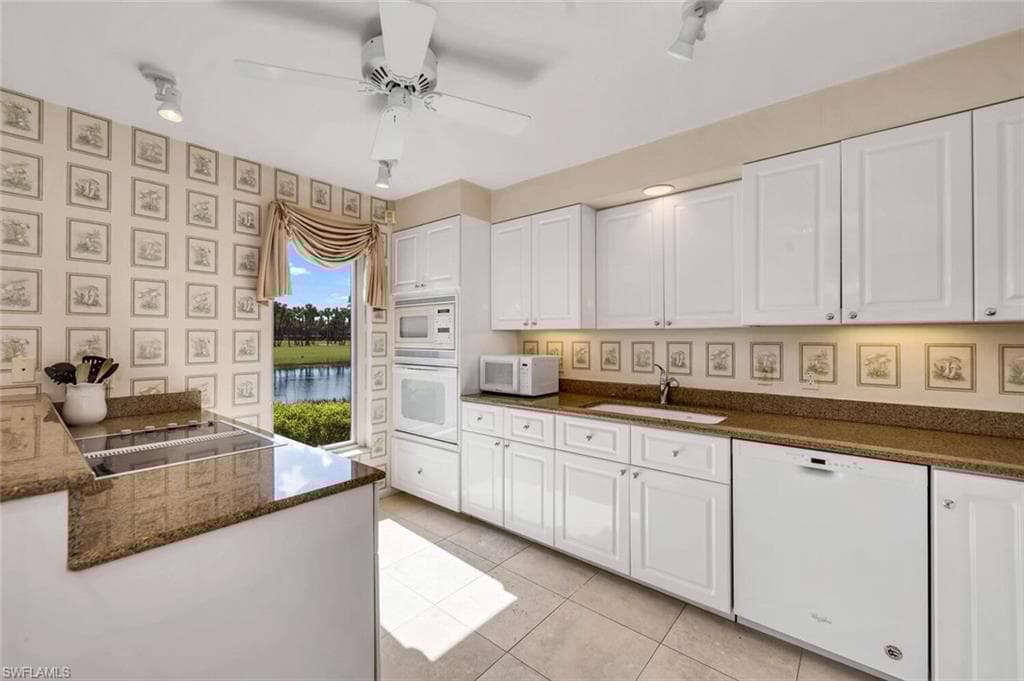 102 Wilderness Dr 1114, Naples, FL 34105-9
