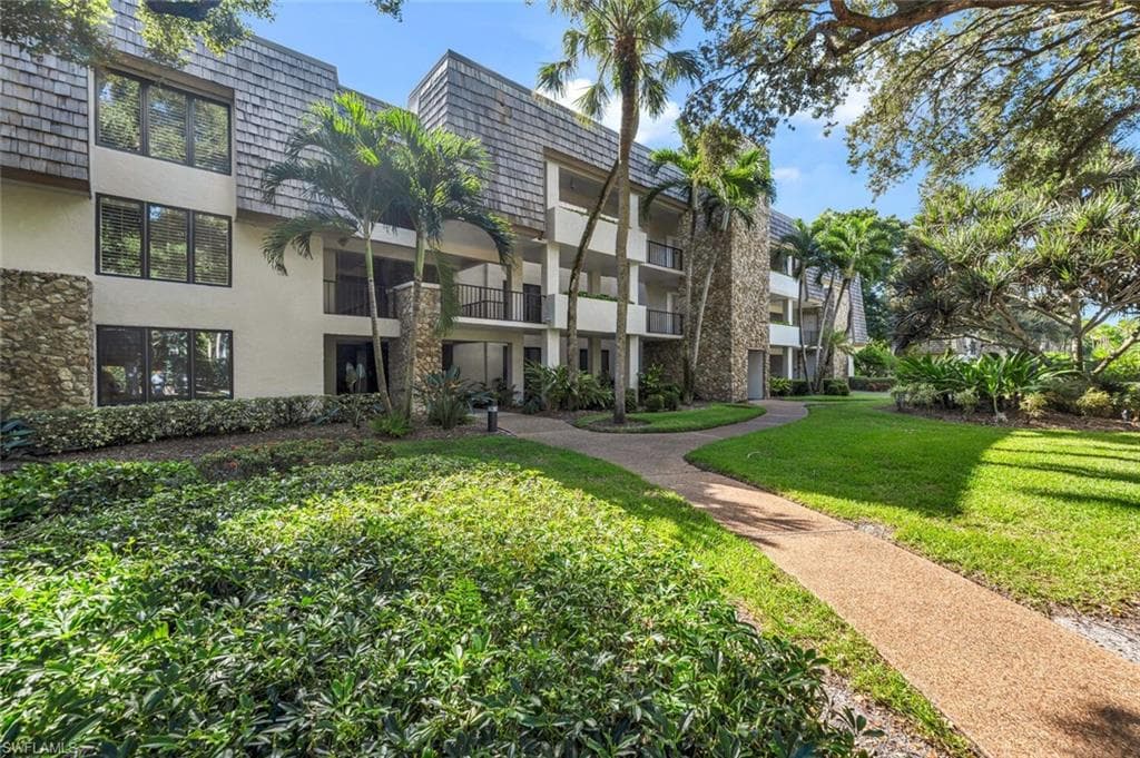 102 Wilderness Dr 1114, Naples, FL 34105-19