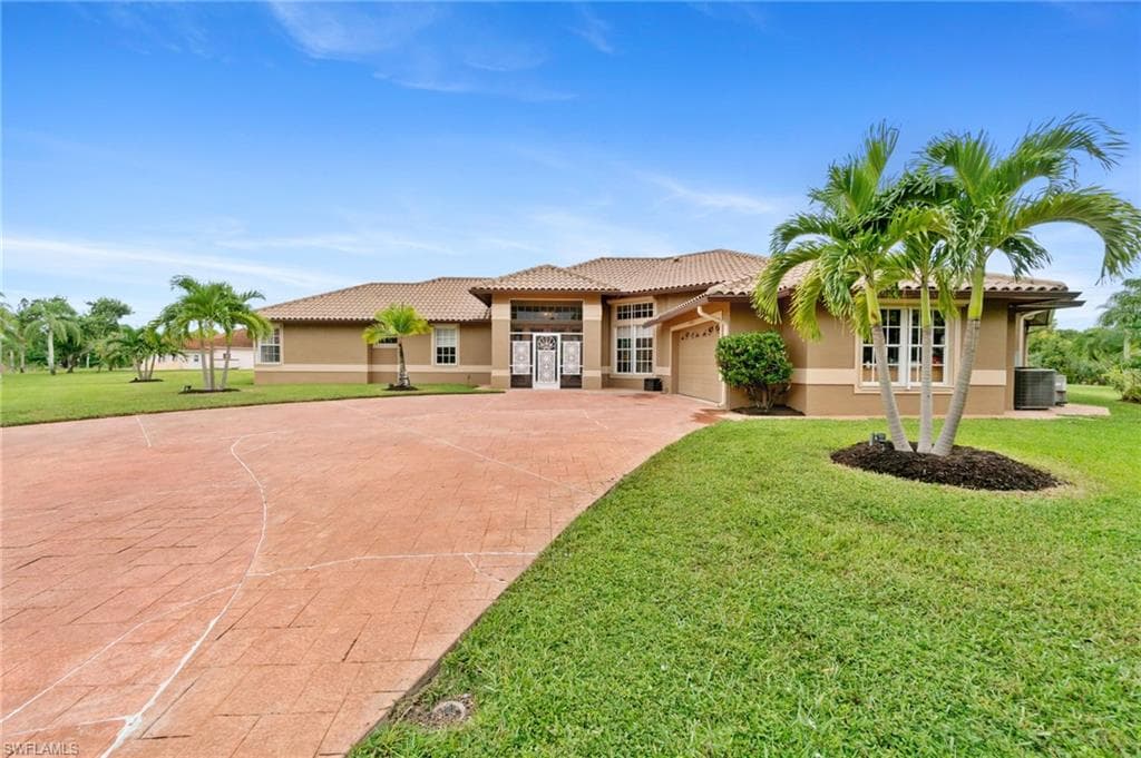 24869 Quixote Ave, Bonita Springs, FL 34135-4