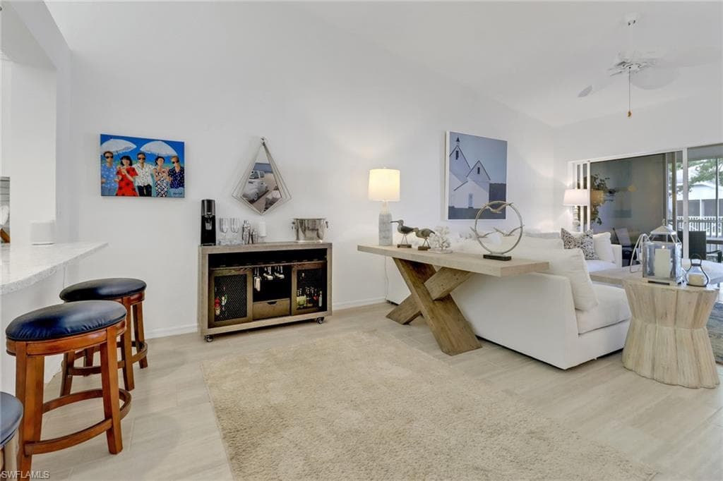 7074 Barrington Cir 202, Naples, FL 34108-12