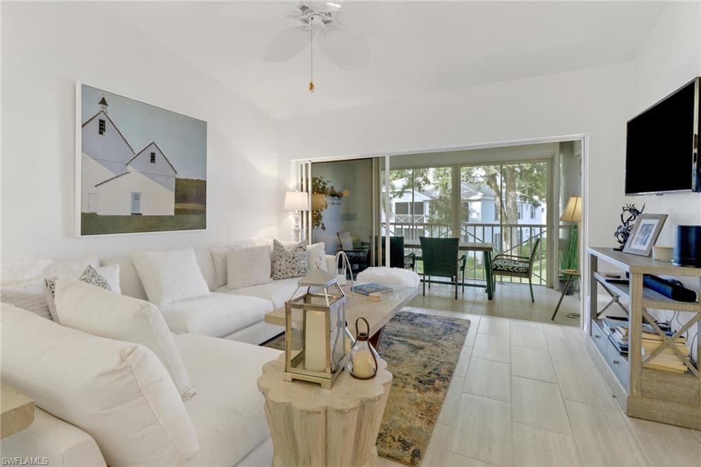 7074 Barrington Cir 202, Naples, FL 34108-14