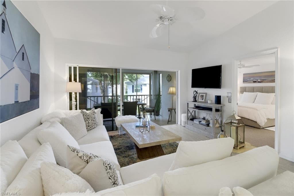 7074 Barrington Cir 202, Naples, FL 34108-15