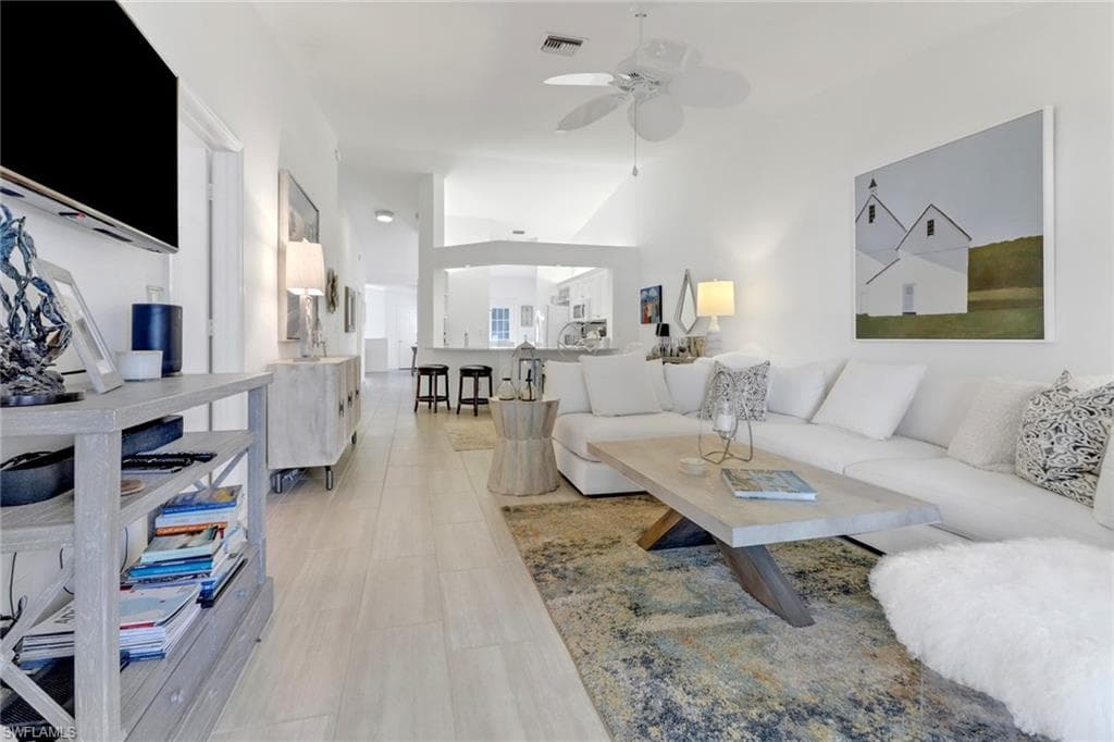 7074 Barrington Cir 202, Naples, FL 34108-17