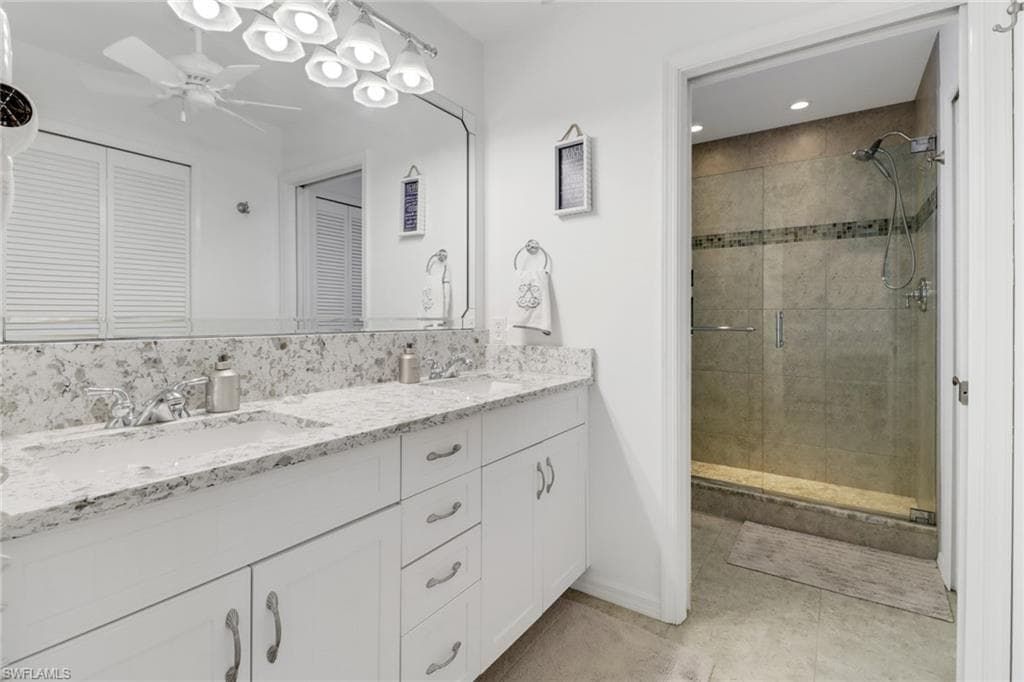7074 Barrington Cir 202, Naples, FL 34108-18