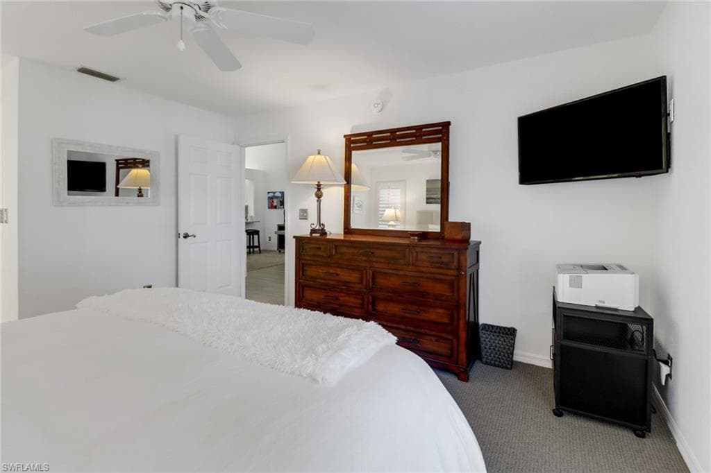 7074 Barrington Cir 202, Naples, FL 34108-20