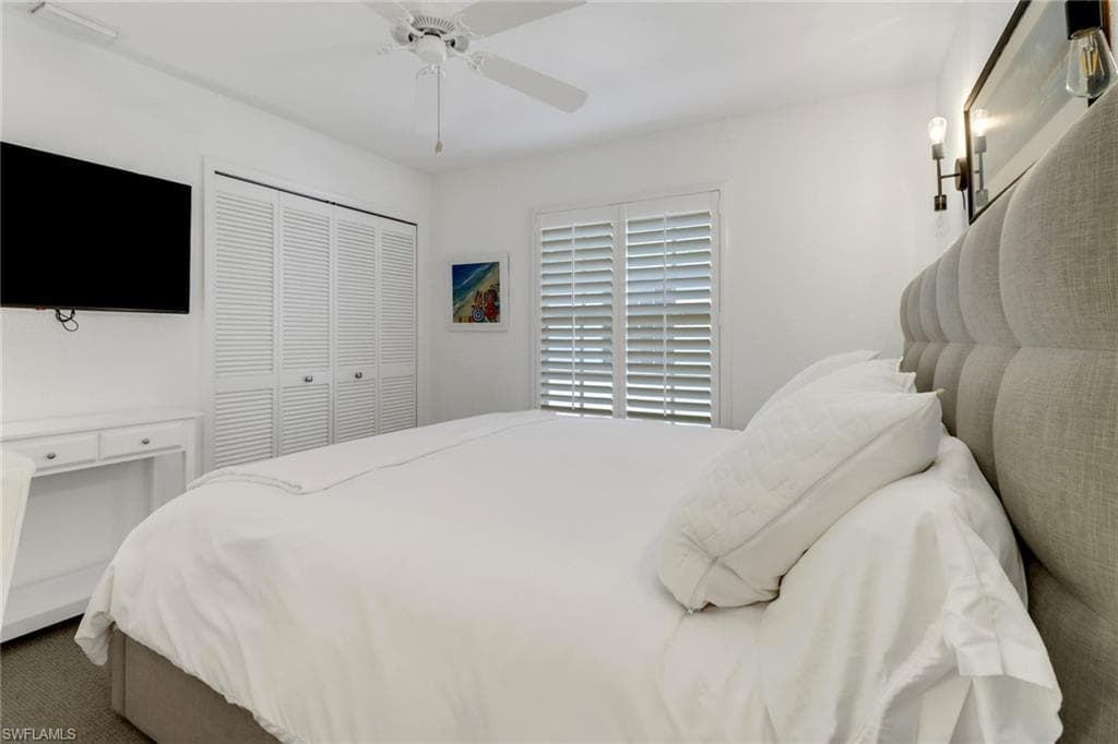 7074 Barrington Cir 202, Naples, FL 34108-21
