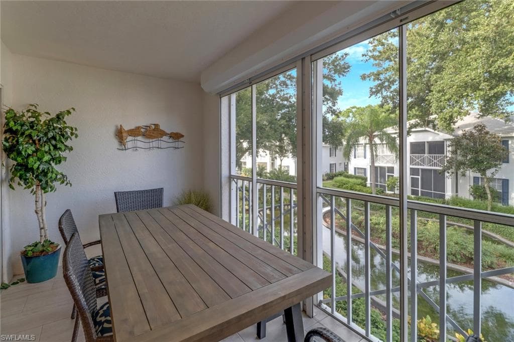 7074 Barrington Cir 202, Naples, FL 34108-26