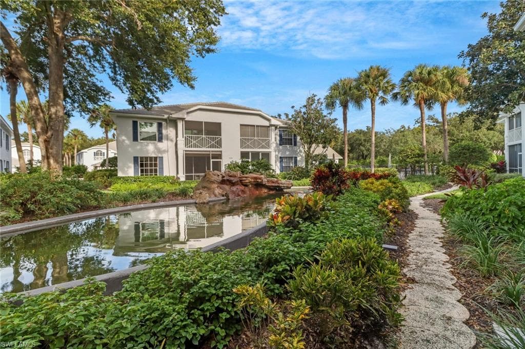 7074 Barrington Cir 202, Naples, FL 34108-27
