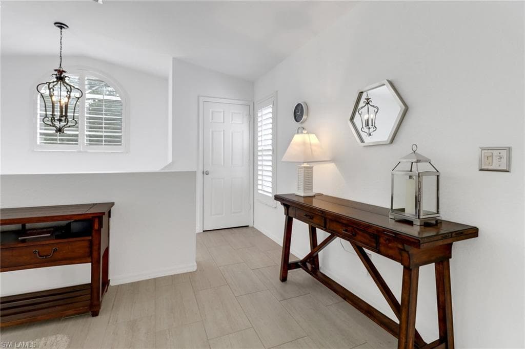 7074 Barrington Cir 202, Naples, FL 34108-5