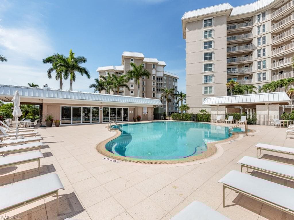 2901 Gulf Shore Blvd N 101s, Naples, FL 34103-29