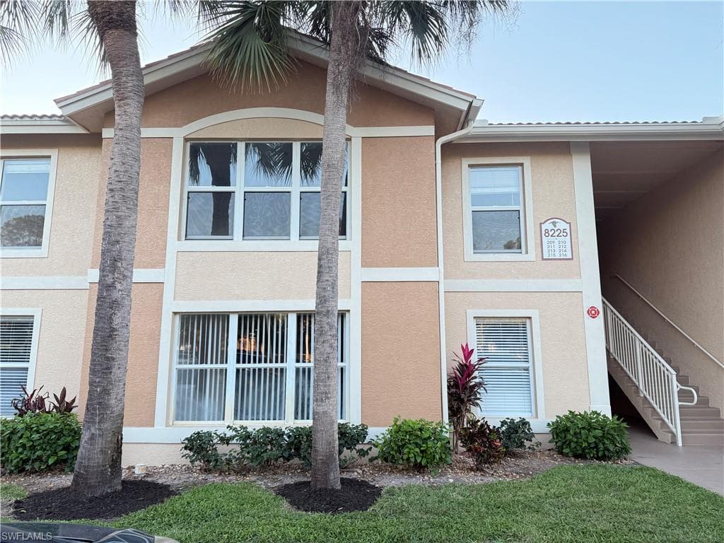 8225 Ibis Club Dr 211, Naples, FL 34104-1