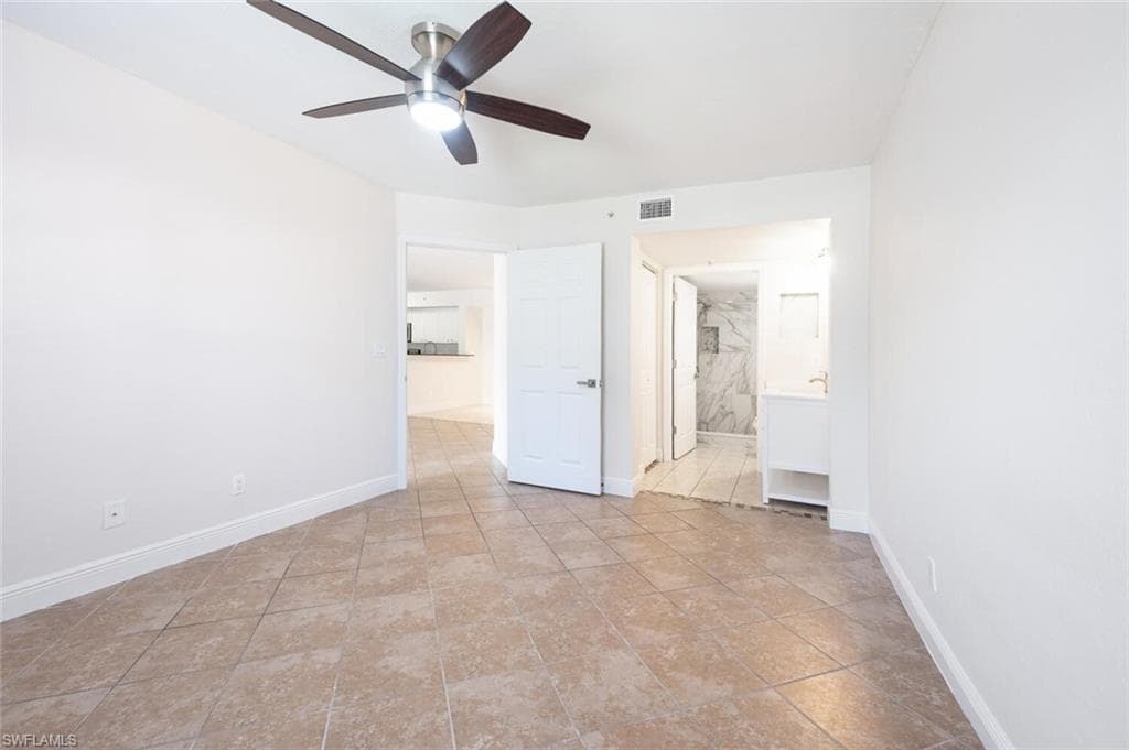 8225 Ibis Club Dr 211, Naples, FL 34104-20