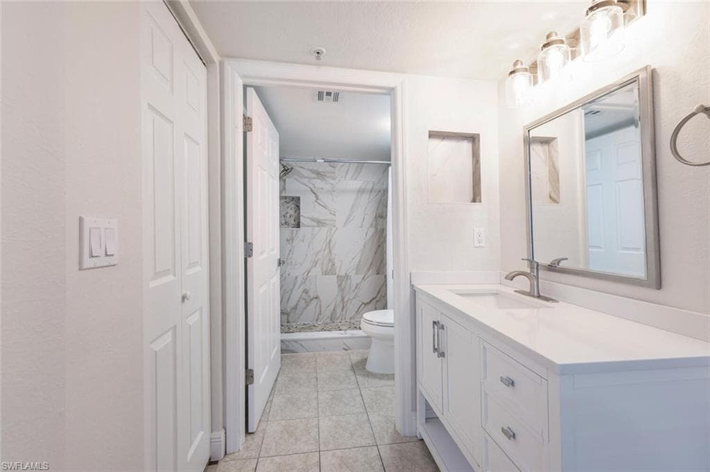 8225 Ibis Club Dr 211, Naples, FL 34104-22