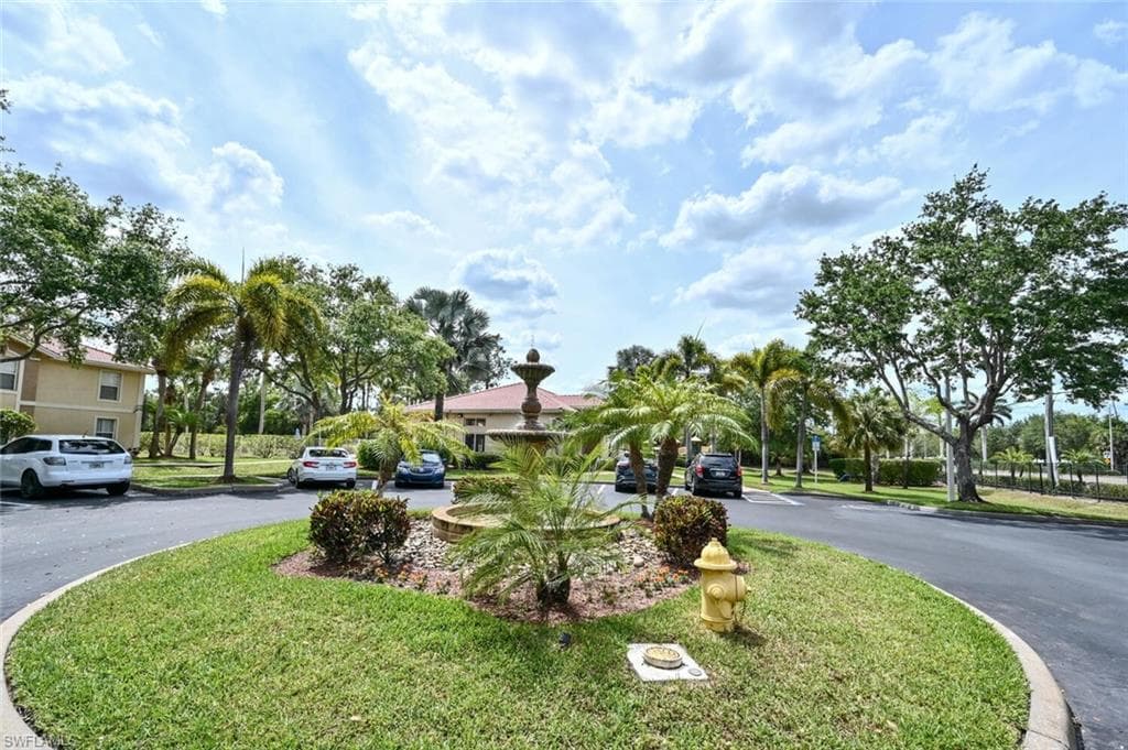 8225 Ibis Club Dr 211, Naples, FL 34104-27
