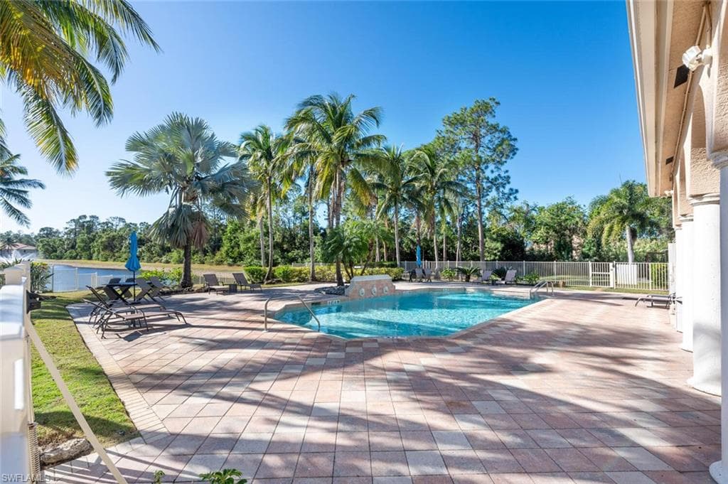 8225 Ibis Club Dr 211, Naples, FL 34104-30