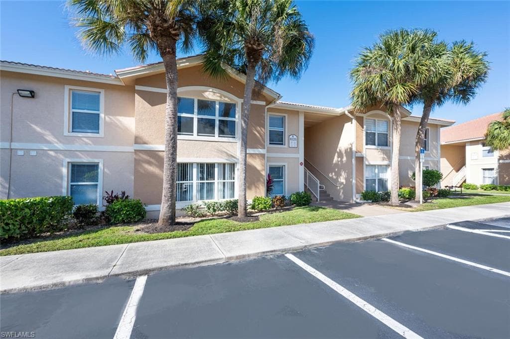 8225 Ibis Club Dr 211, Naples, FL 34104-3