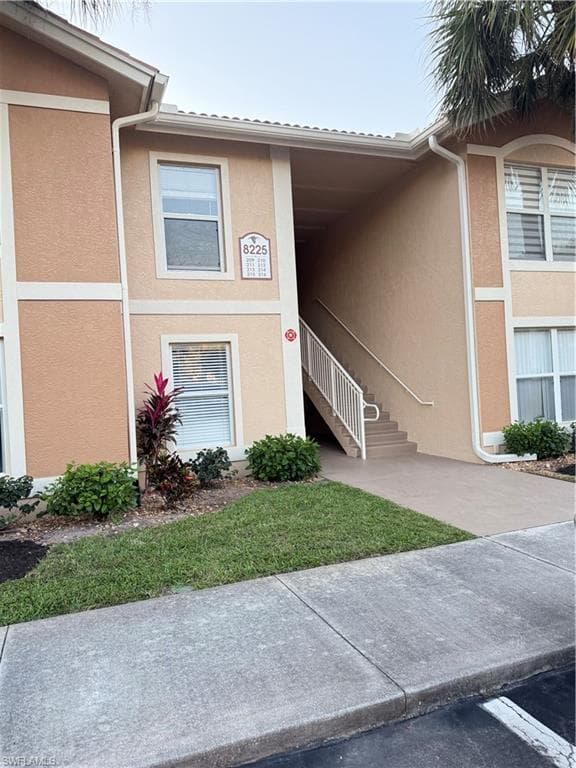8225 Ibis Club Dr 211, Naples, FL 34104-4