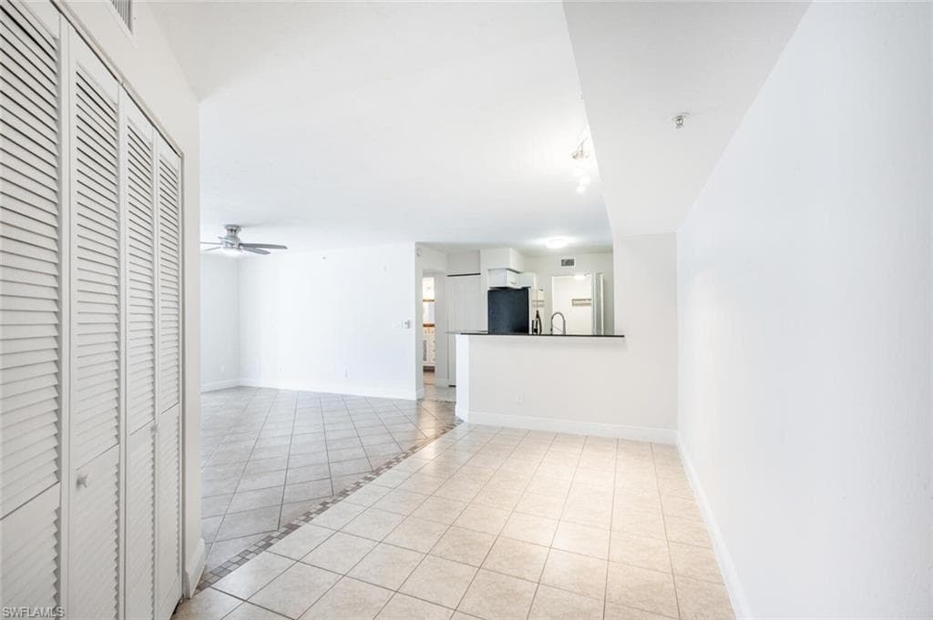 8225 Ibis Club Dr 211, Naples, FL 34104-5