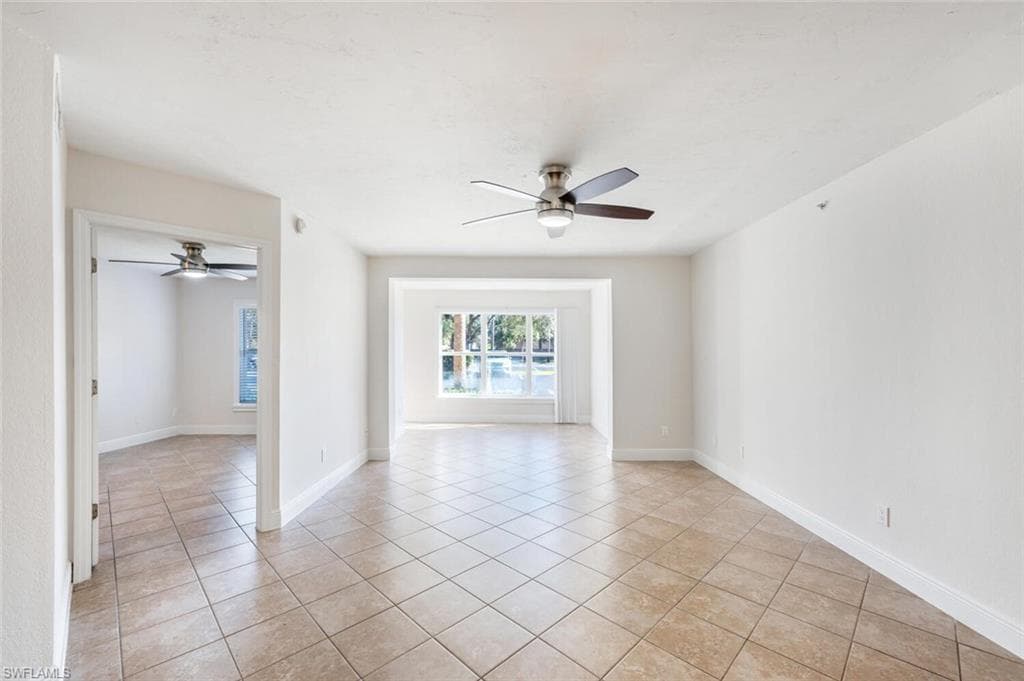 8225 Ibis Club Dr 211, Naples, FL 34104-8
