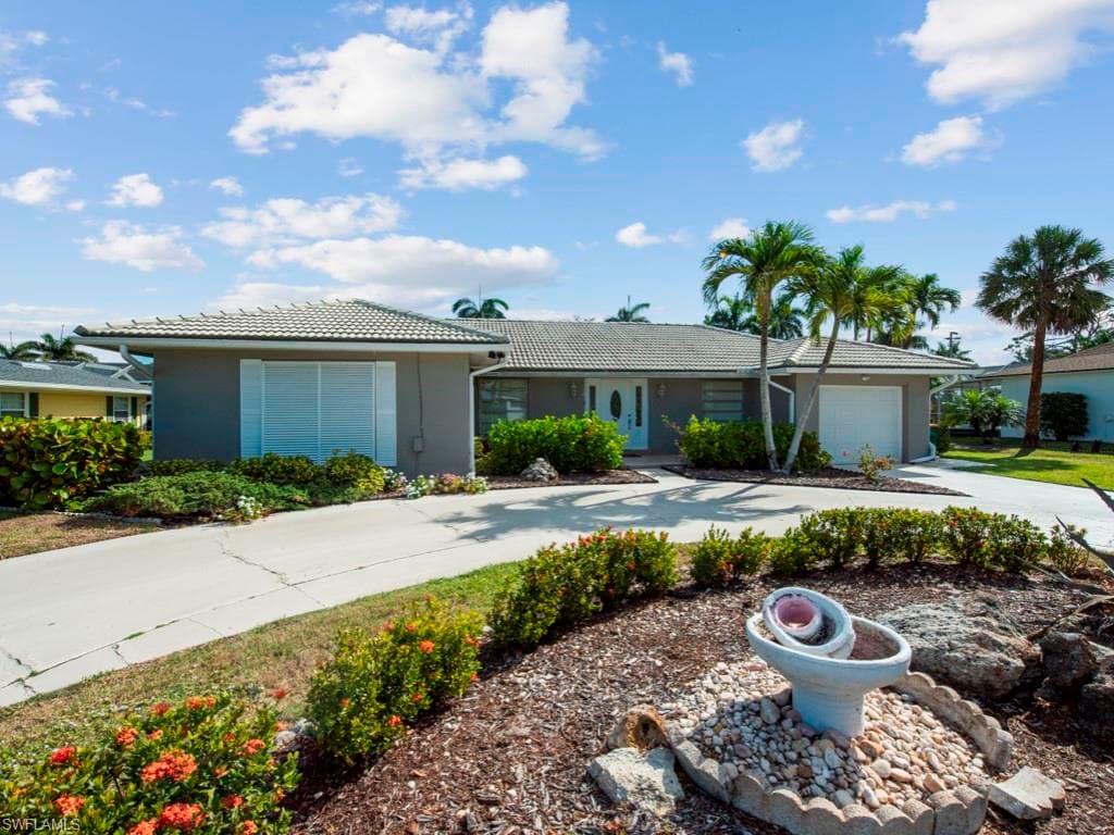 1258 Jamaica Rd, Marco Island, FL 34145-2