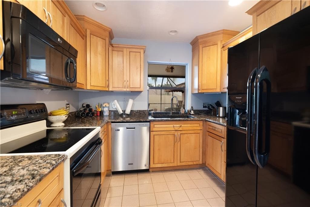 1250 Jardin Dr, Naples, FL 34104-10