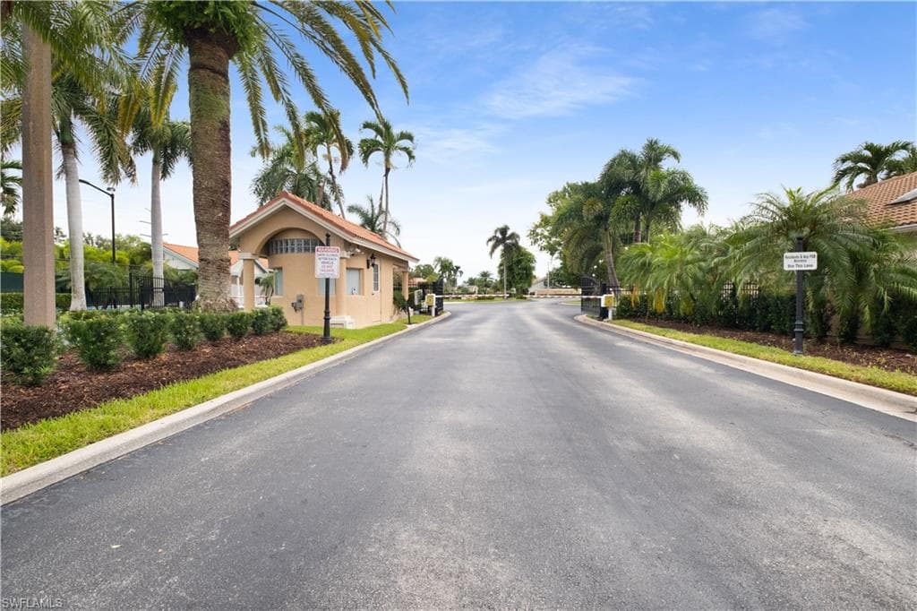 1250 Jardin Dr, Naples, FL 34104-17
