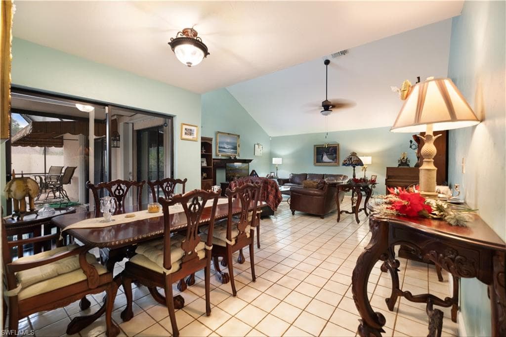 1250 Jardin Dr, Naples, FL 34104-7