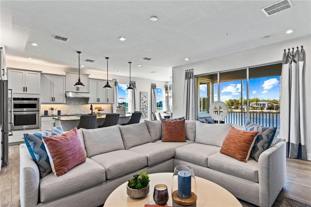 4646 Arboretum Cir 201, Naples, FL 34112-10