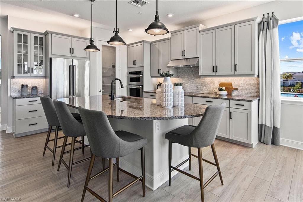 4646 Arboretum Cir 201, Naples, FL 34112-6
