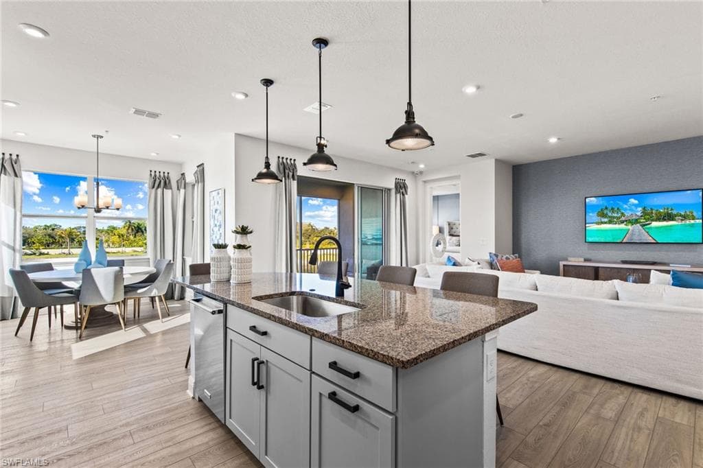 4646 Arboretum Cir 201, Naples, FL 34112-7