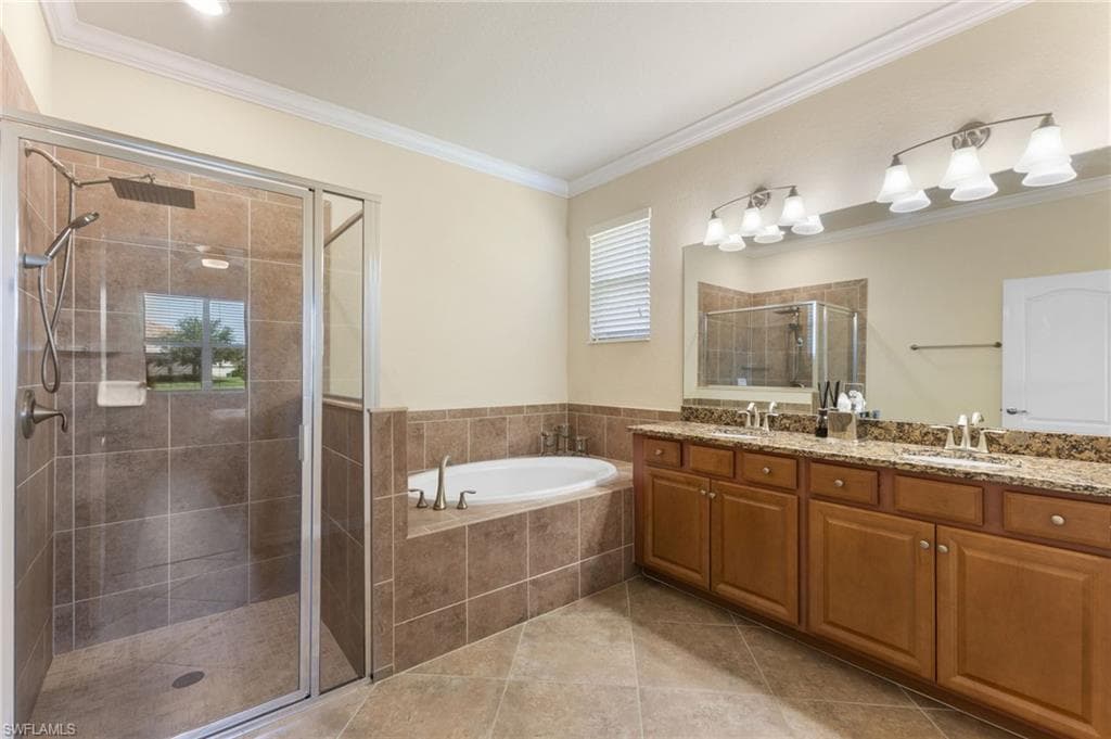 2255 Vermont Ln, Naples, FL 34120-11