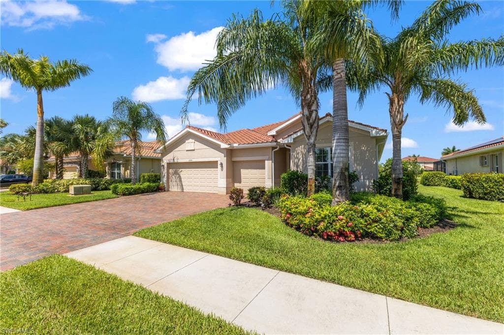 2255 Vermont Ln, Naples, FL 34120-2