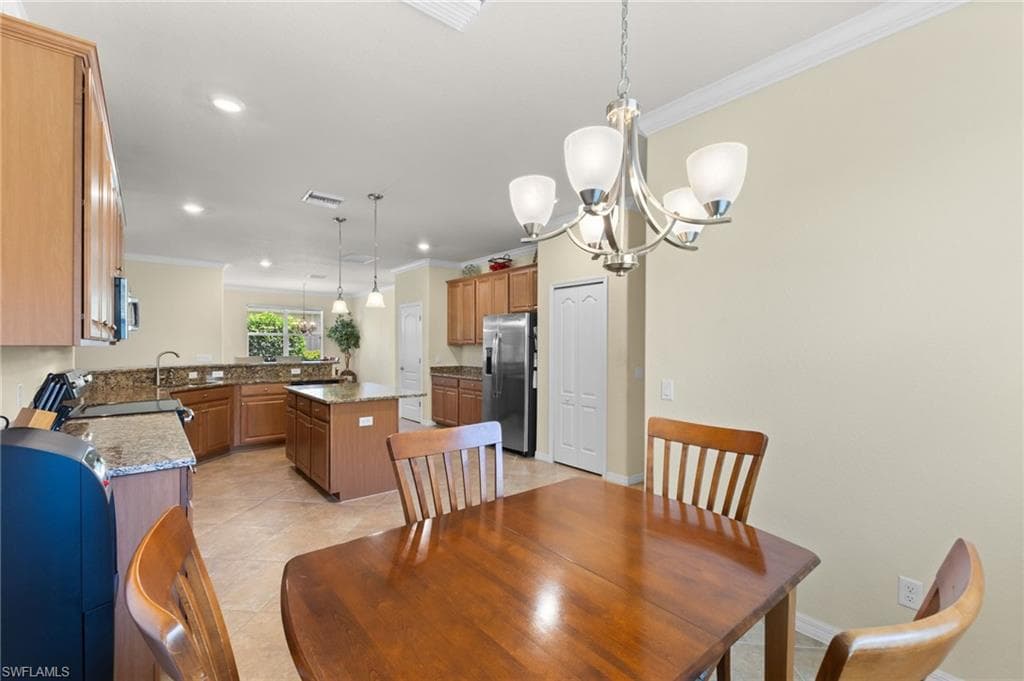2255 Vermont Ln, Naples, FL 34120-29
