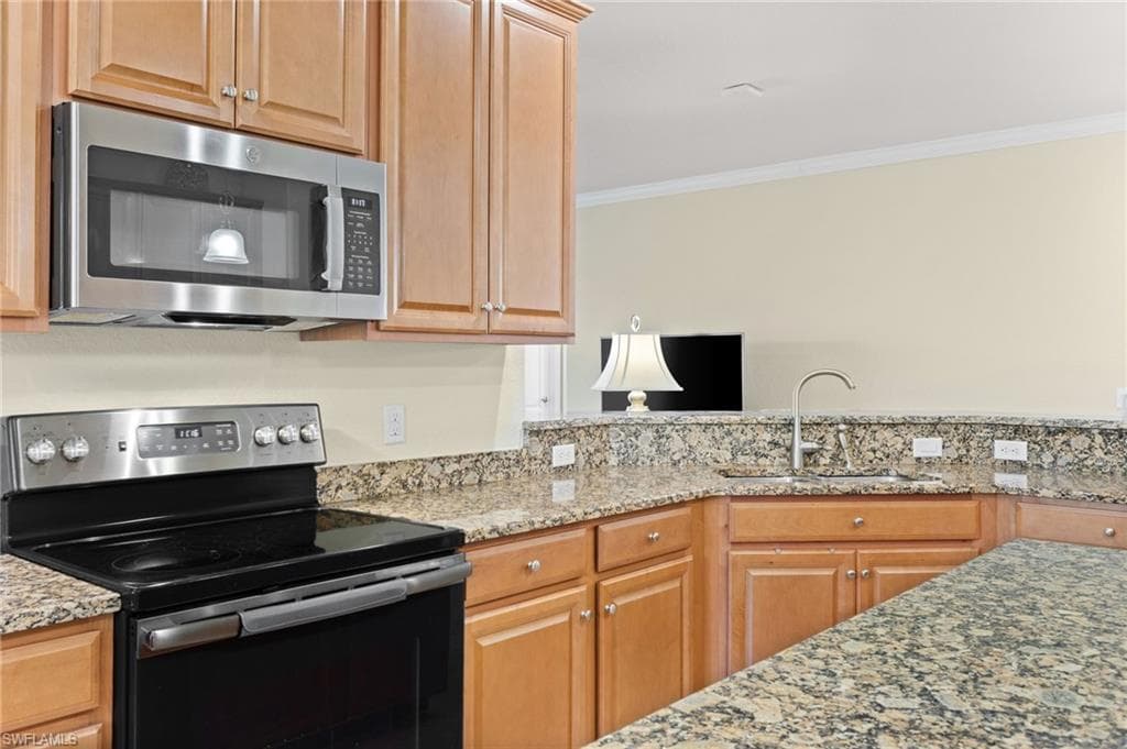 2255 Vermont Ln, Naples, FL 34120-30