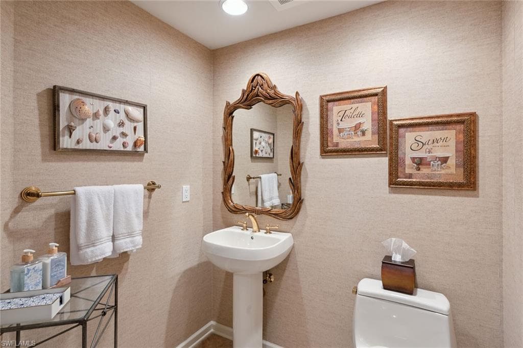 1060 Borghese Ln 206, Naples, FL 34114-26