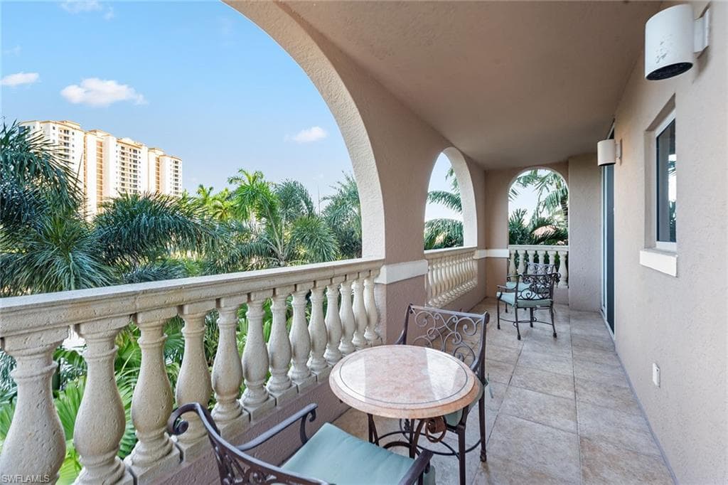 1060 Borghese Ln 206, Naples, FL 34114-32
