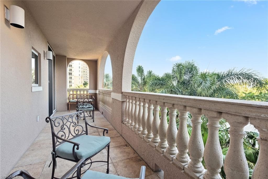 1060 Borghese Ln 206, Naples, FL 34114-33