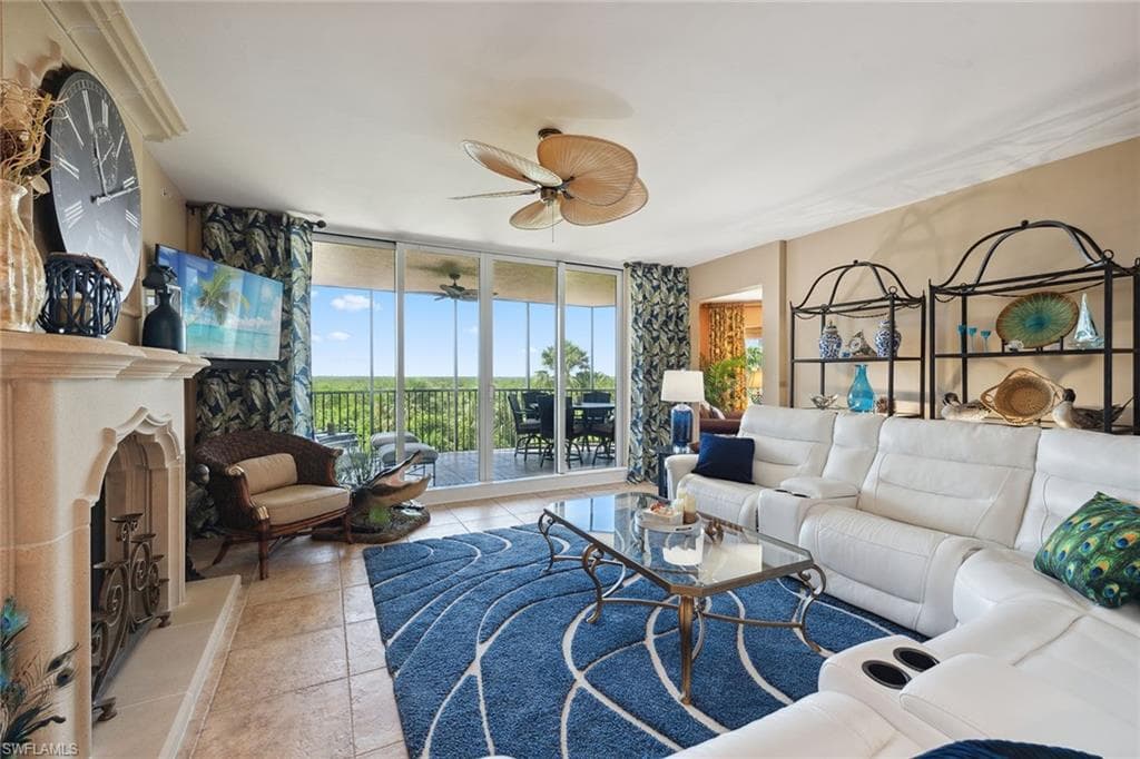 1060 Borghese Ln 206, Naples, FL 34114-5