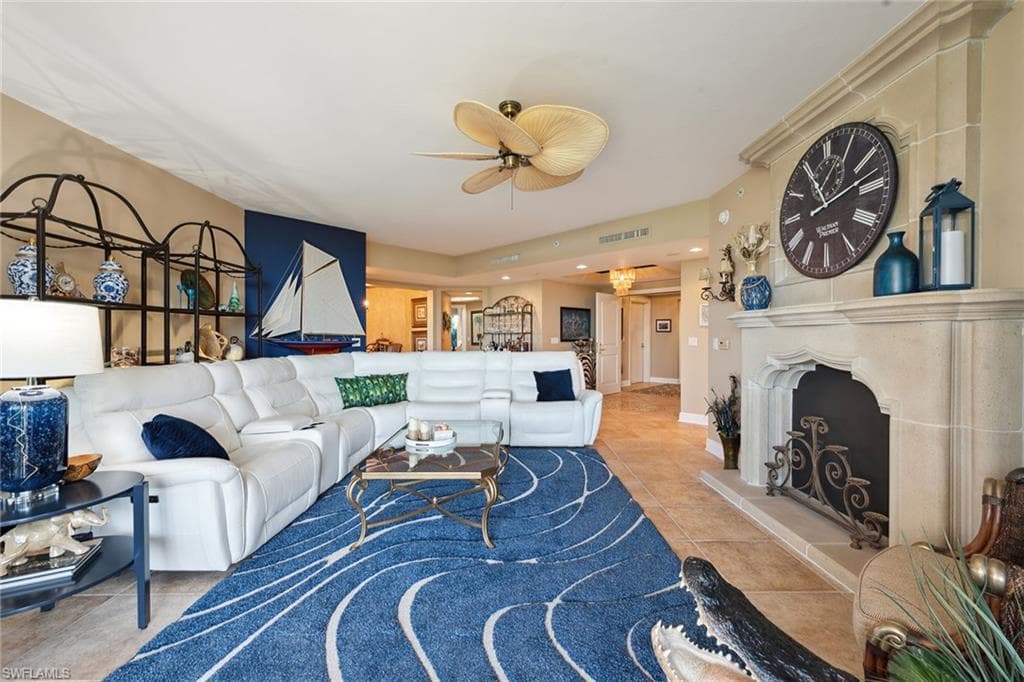 1060 Borghese Ln 206, Naples, FL 34114-6