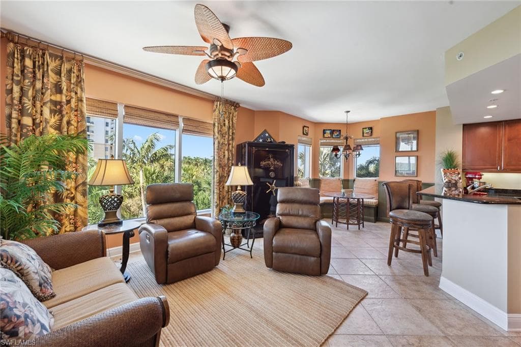 1060 Borghese Ln 206, Naples, FL 34114-8