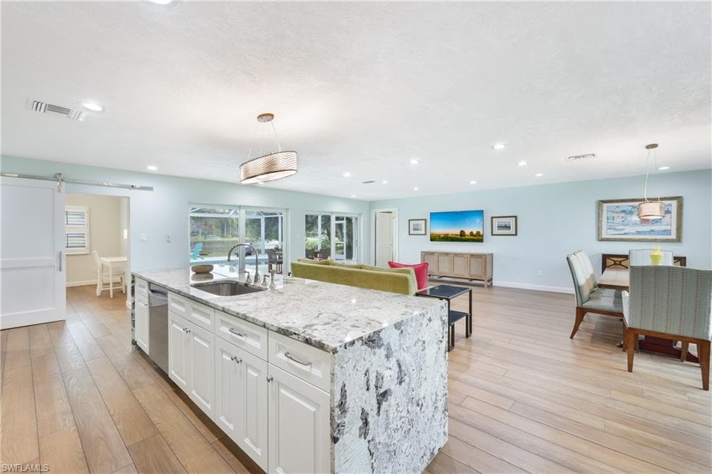 2218 Kings Lake Blvd, Naples, FL 34112-4