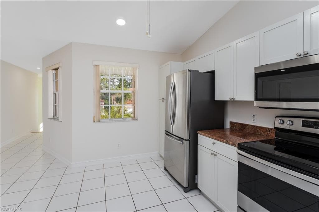 655 Luisa Ln 4, Naples, FL 34104-10