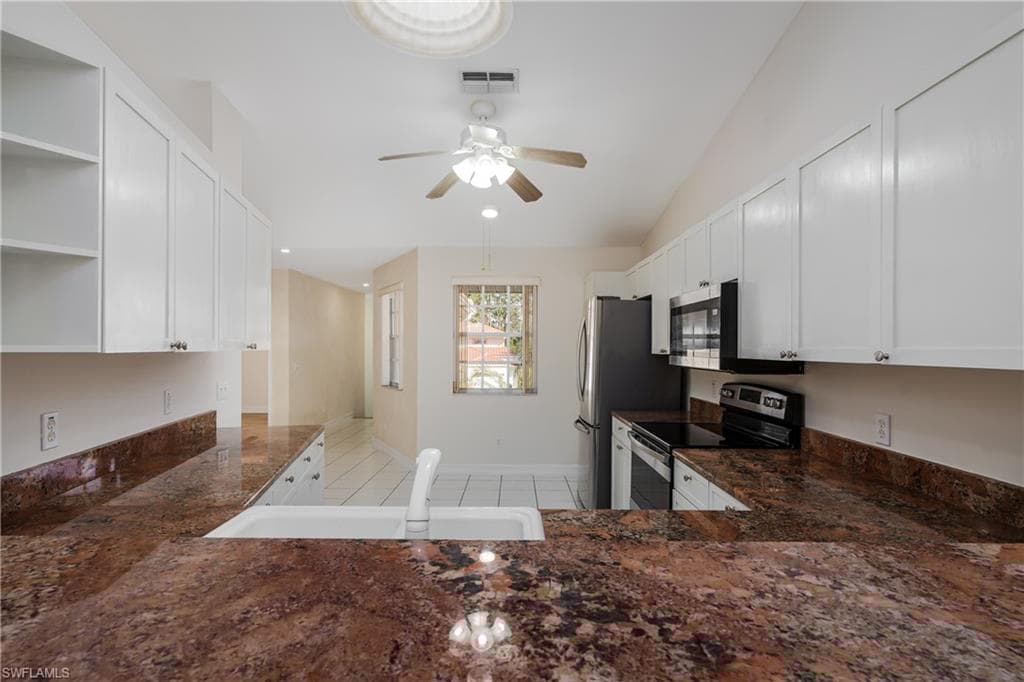 655 Luisa Ln 4, Naples, FL 34104-11